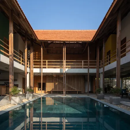 HACHI HOMESTAY & SPA