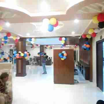 Hotel Crown Inn Hotel Exterior