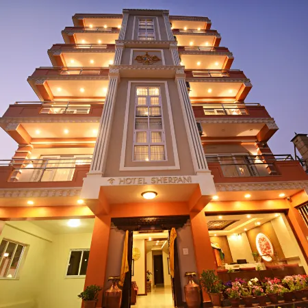 Hotel Sherpani Отели рядом с достопримечательностью «Боудханат Ступа»