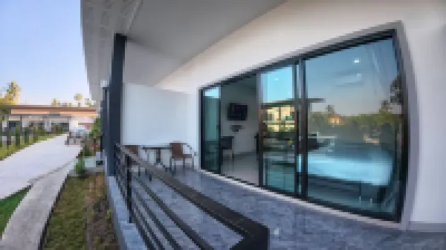 Hillside Premium Hotel