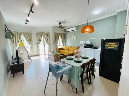 Tiara Desaru C23A3A by UCOMEHOMESTAY Отели рядом с достопримечательностью «Kota Tinggi Firefly Park»