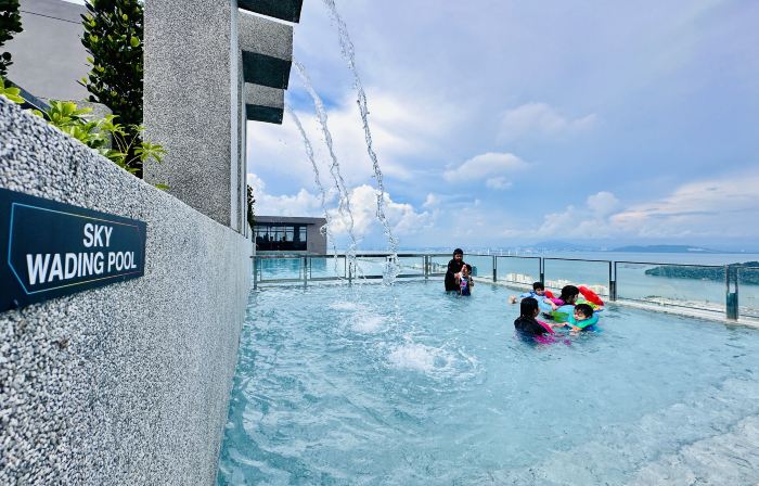 Relax Familystay (Iconic Regency Service Residences Penang)3BR-9pax
