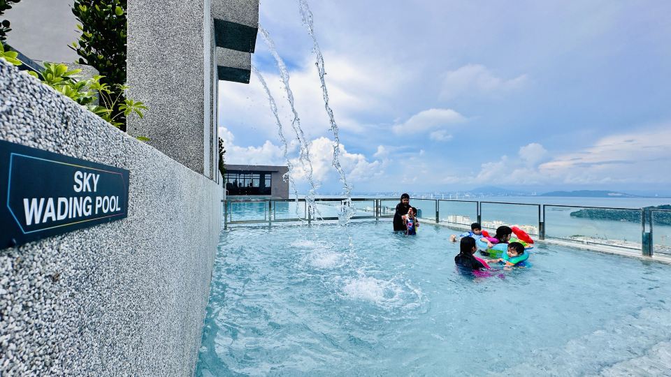 Relax Familystay (Iconic Regency Service Residences Penang)3BR-9pax