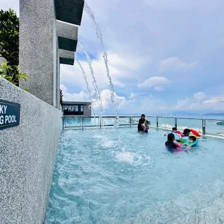 Relax Familystay (Iconic Regency Service Residences Penang)3BR-9pax
