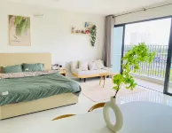 Nice view,modern decor, netflix, movie projector