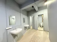 Sukhum Huai Khwang Guest House