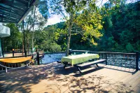 Anuksa Lodge Chi Phat - ที่มีสระว่ายน้ำ