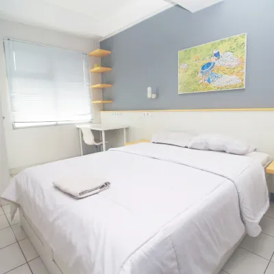 Easton Park Residence Naffi Rooms by Mustika Hotels near Stadion IPDN