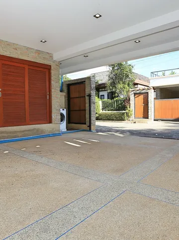 รูปภาพของวิลลาวีไอพี 3 ห้องนอน ราไวย์ ห่างจากชายหาดเพียง 250 เมตร