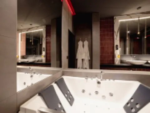 ครอน โรงแรมในโนวิสาด