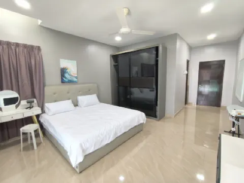 Together Hideaway Cheras 22pax 5R4B KTV, BBQ, ARCADE GAMES Hotels in 