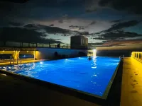Azure Luxury Appartment - شاطئ