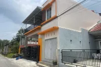 Hotel O Njy House SyariahNearBandara Sultan Syarif Kasim II Hotels in Sidomulyo Timur