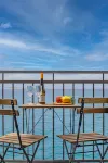 Eldorado: Romantic Seafront Getaway
