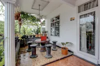OYO 94841 Alodia Homestay Family