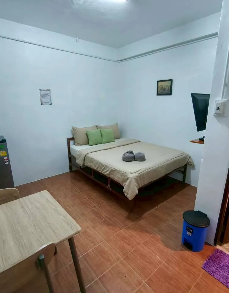ห้องเตียงใหญ่ พร้อมวิวทะเล
