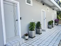 Sarona House - Mountain view
