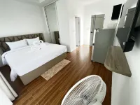 Sarona House - Mountain view