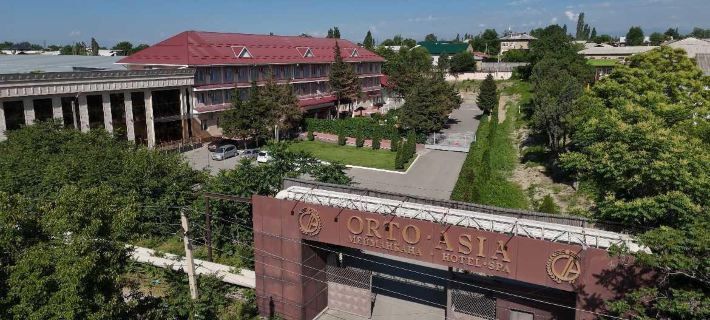 Hotel Orto Asia โรงแรมในออช