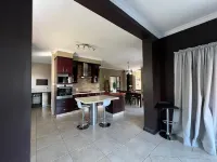 Fourways Luxury 5-Bed Home Hotels in Chartwell