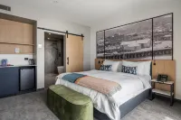 One North Terrace Hotels in Burnie