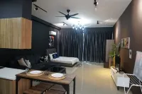 Palazio Mount Austin/IKEA•Studio 2Pax•MiniGameBox Hotel a Tebrau