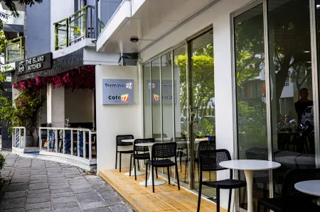 Terminal 27 Отели рядом с достопримечательностью «Пятничная мечеть»