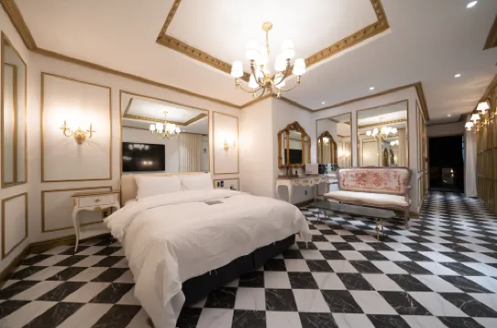 Lua Premium Unmanned Hotel