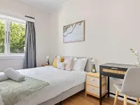 Central Glebe Room – Walk to Sydney University & Dining Hotels in Glebe