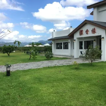 Yi-Xiang Yuan Guest House Отели рядом с достопримечательностью «Ранчо Жуйсуй»