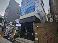 NANAHOUSE Hotels near Charm & Charm
