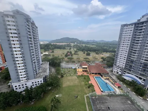 Melaka D'savoy Afamosa Resort for 12PAX Pool View by BeeStay