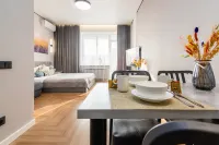 Stylish Apartment on the 12th Floor with Mountain & City Views (114) - 3-Star