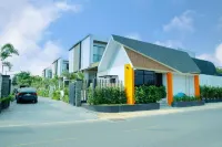 H8 Pattaya Neighborhood Villa for the Whole Family. Luxury 5-Bedroom Private Villa - Infinity Pools