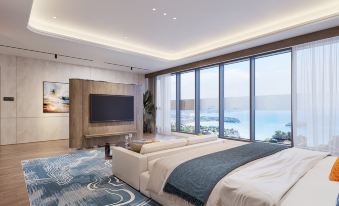 TUI SUNEO Da Nang bright rooms and swimming pool