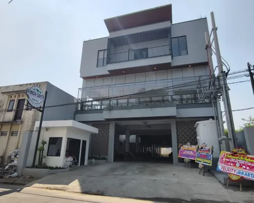 Finch Suite Hotels in Cihideung