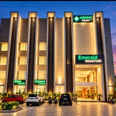 Emerald Signature