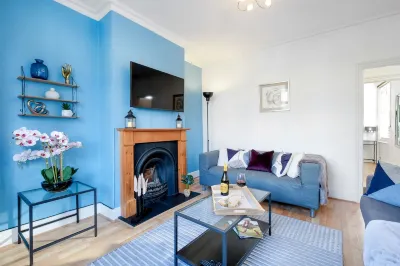 Big Family Home! FREE Parking, Fast WiFi, Garden 住宿飯店