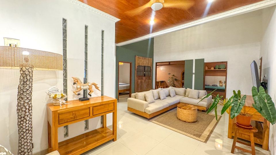 Modern Javanese 4BR Home Near Keraton Yogya