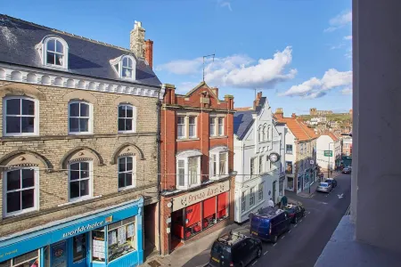 Host & Stay | Apartment Two, Hudsons Yard House Отели рядом с достопримечательностью «Whalebone Arch»