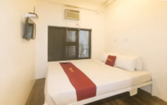 RedDoorz Premium @ MyTown New York