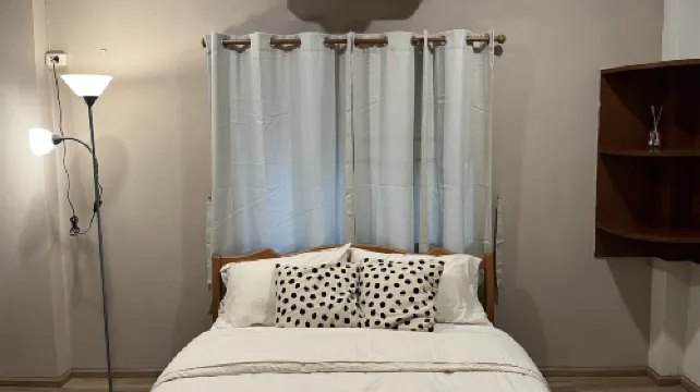 QueenBed, near city ,28 sq.m., near bus stn.