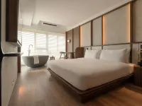 The Cara Hotel 와리산 스퀘어 주변 호텔