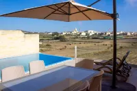 Kenn - 4 bedrooms (sleeps 8+2 kids) Gharb village - Homestays