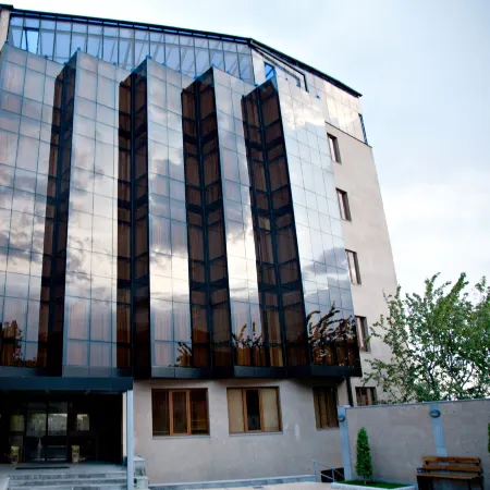 Canyon Hills Hotel