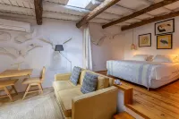 Quinta do Barrieiro - Art Selection by Maria Leal da Costa