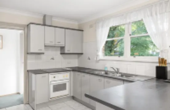 Tranquil & Comfortable Rooms – Easy Walk to Train & Park