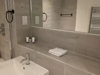 Modern 1-Bed Penthouse — Steps from Old Trafford Hotels in Trafford