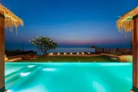 Sunkissed Retreat Ultra Luxury Private Beachfront 5 BRs Pool Villa - baru