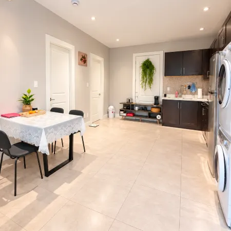 Private 1BR Suite | Free Parking|Burnaby Metrotown